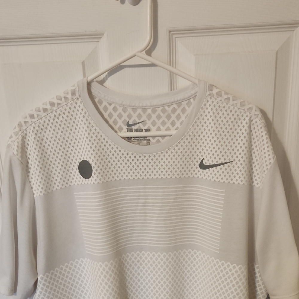 Nike White and Gray Short Sleeve Tees